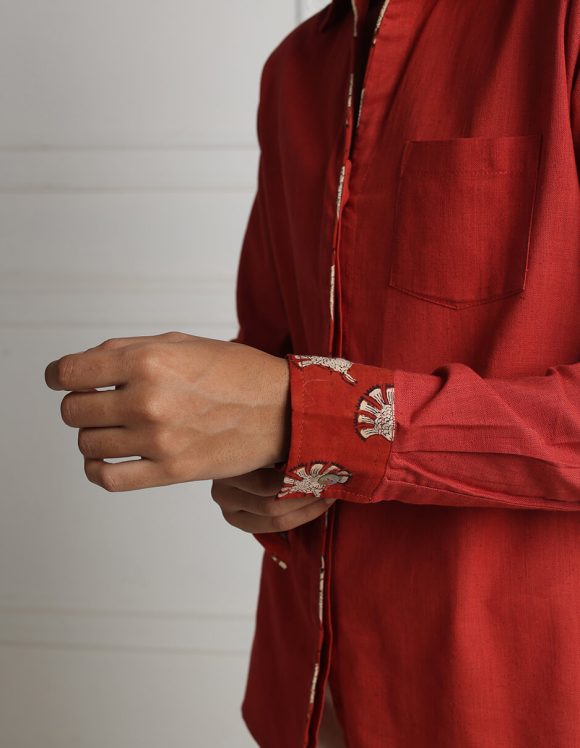 Reepeat - Madder red V-neck collared full sleeve shirt